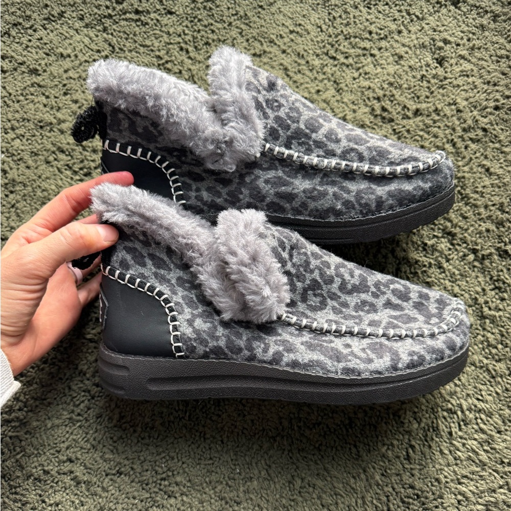 Women’s Grey Cheetah Booties -Size 8.5